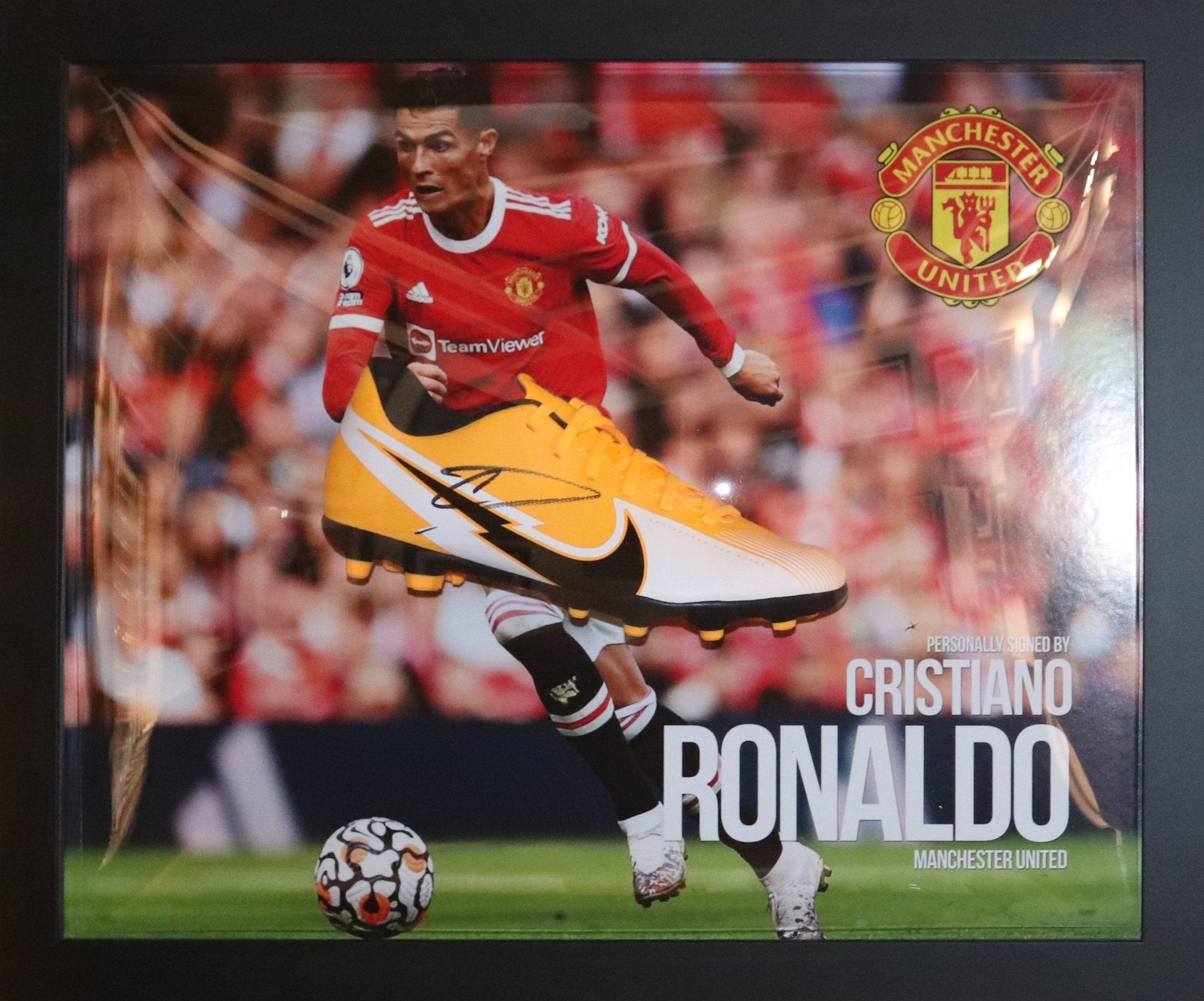 Ronaldo Signed Man United Boot Framed Display - Memorabilia Framers Shop